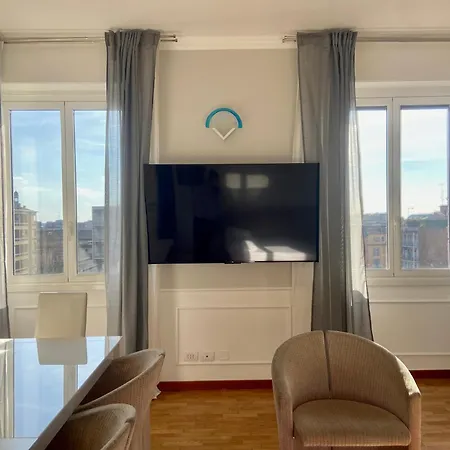 Bright 3 Bed With Balcony Overlooking Navigli! * Milan