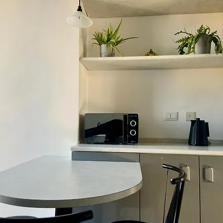 Bright 3 Bed With Balcony Overlooking Navigli! Appartement Milan