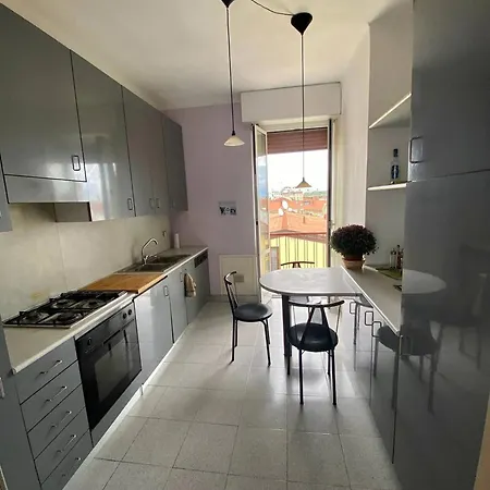 Bright 3 Bed With Balcony Overlooking Navigli!