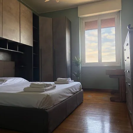 Bright 3 Bed With Balcony Overlooking Navigli!