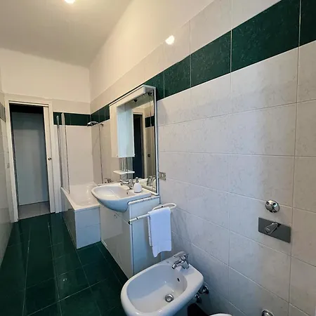 Appartement Bright 3 Bed With Balcony Overlooking Navigli! Milan