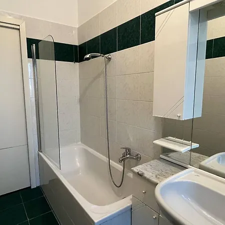 Bright 3 Bed With Balcony Overlooking Navigli! * Milan